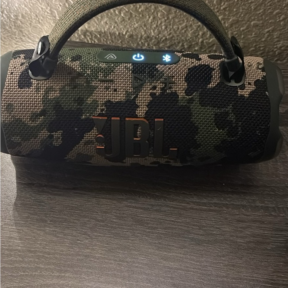 JBL Camouflage Bluetooth Speaker